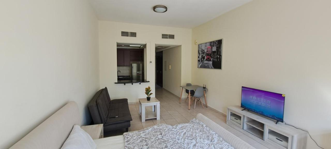 Dg83 Studio Flat, Close To The Gardens Metro Station 5 Min Walkable Apartment Dubai Exterior photo