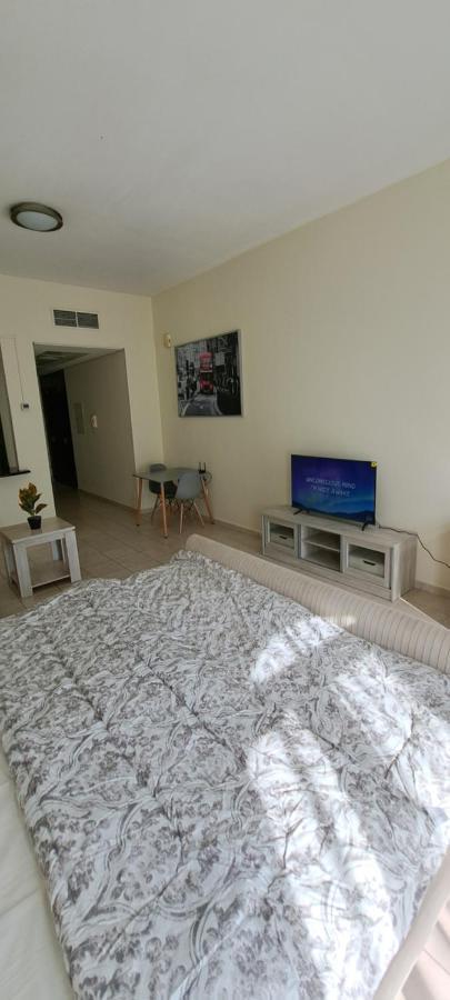 Dg83 Studio Flat, Close To The Gardens Metro Station 5 Min Walkable Apartment Dubai Exterior photo