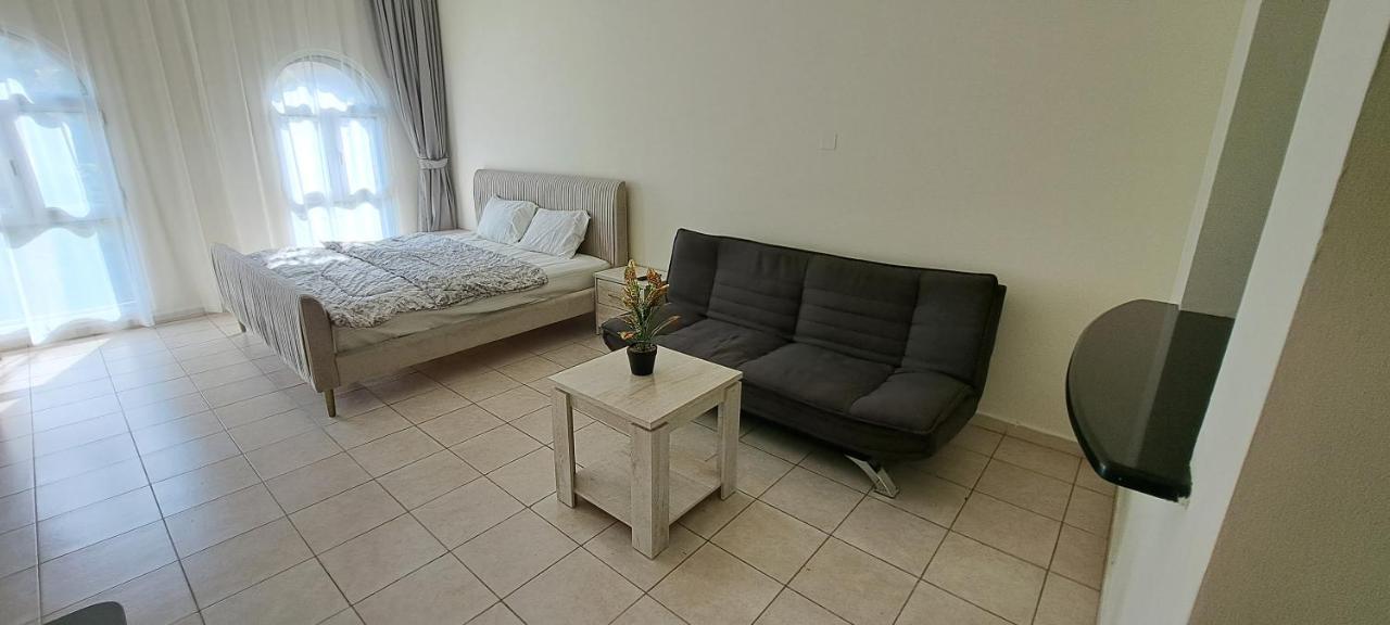 Dg83 Studio Flat, Close To The Gardens Metro Station 5 Min Walkable Apartment Dubai Exterior photo